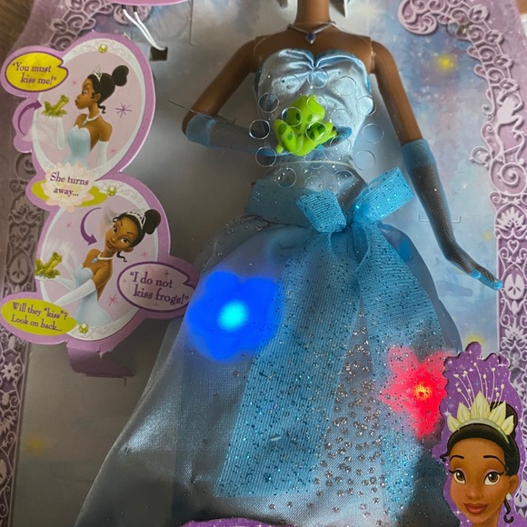 Disney Princess Tiana Doll The Princess and The Frog - Picture 9 of 15